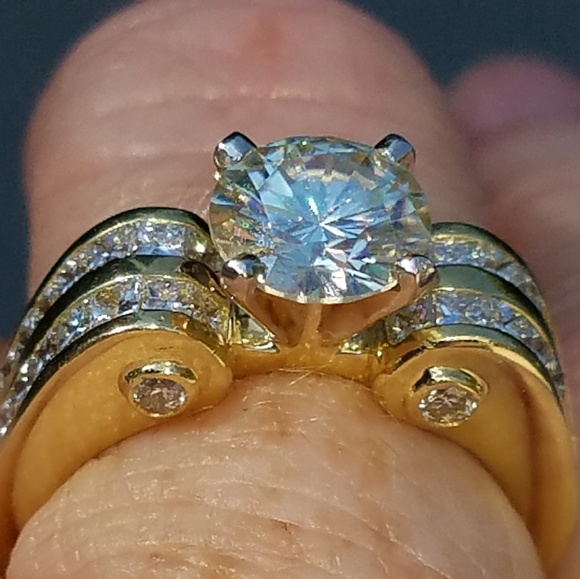 Meet your Posher, Terena - Picture 3 of 5